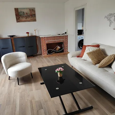 Le Repère, 400m Aéroport, 2 * Tillé