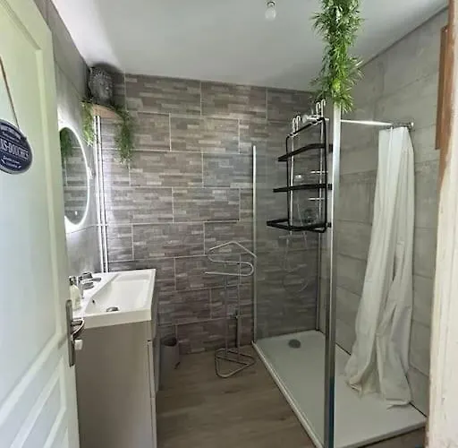 Le Repere, 2 Lits Doubles - Classe 2 Etoiles Tille